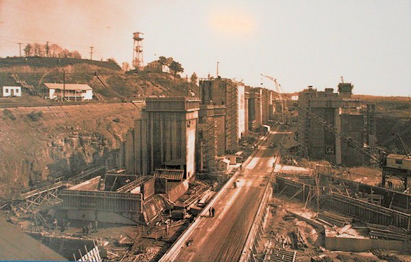 Kentucky Dam Construction